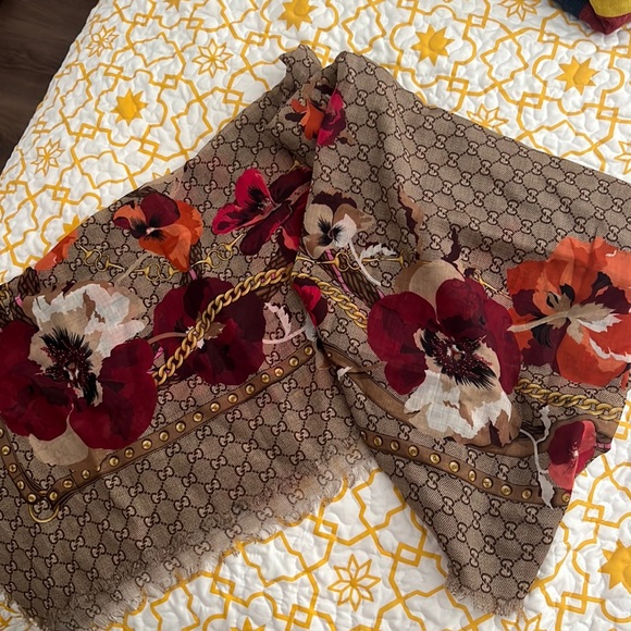 Gucci GG Floral Scarf - Picture 1 of 5